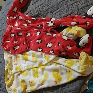 Carters infant sleepers 6-9 months